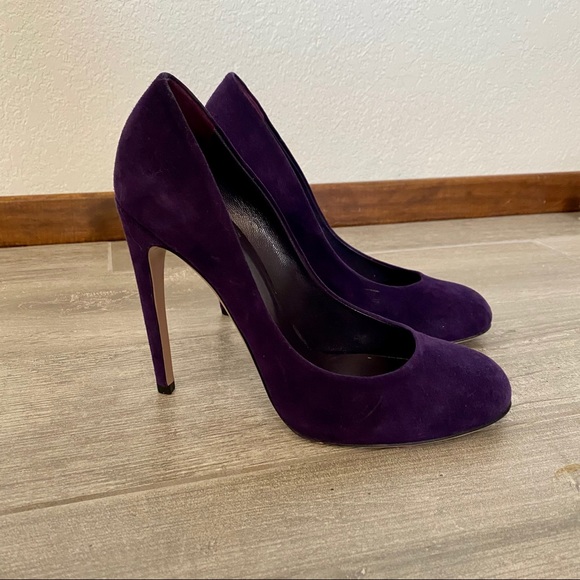 Gucci Shoes - GUCCI purple suede heels